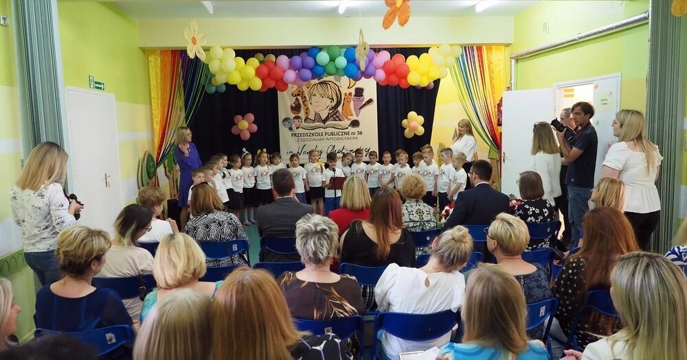 Nadanie imienia placówce