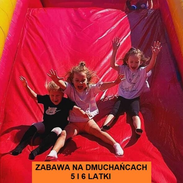 Zabawa na dmuchańcach - 5 i 6 latki