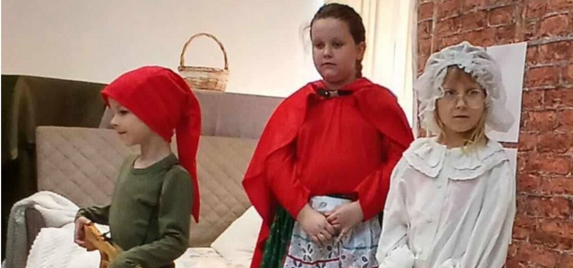 Przedstawienie w bibliotece