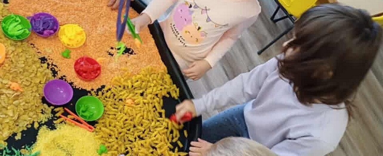 Zabawy sensoryczne - Jeżyki