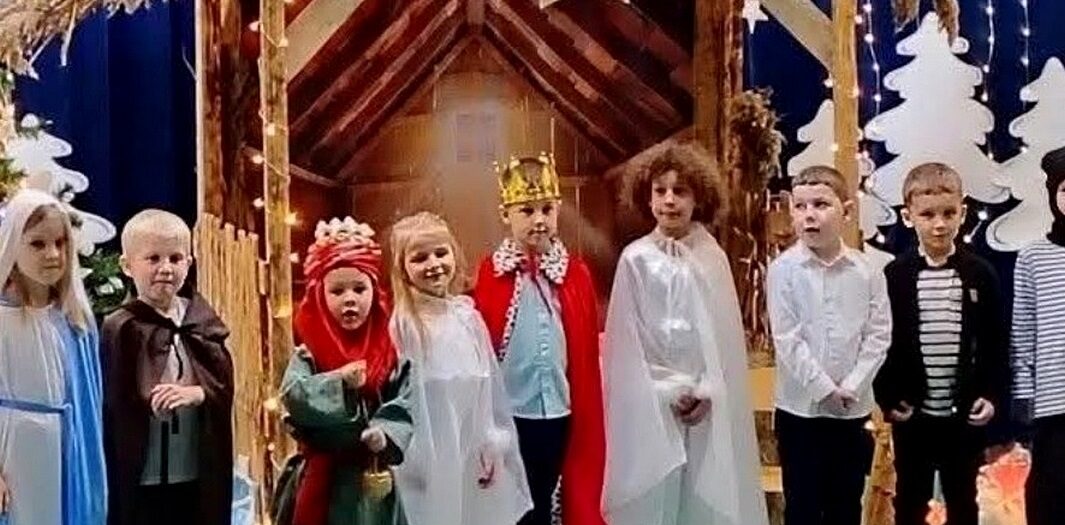 Występ bożonarodzeniowy - Dinusie